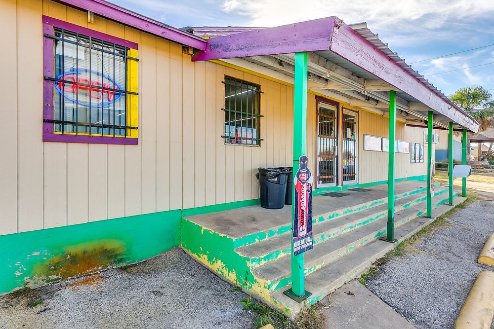 Howdy Convenience Store: 10432 FM 1902, Crowley, TX 76036